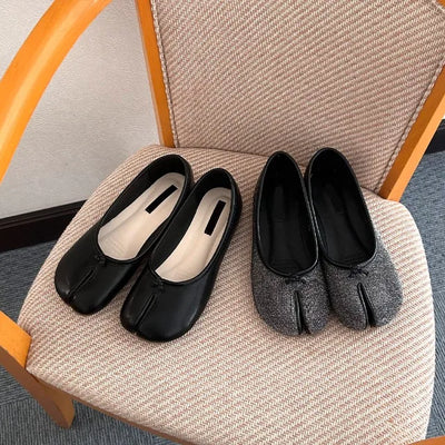 Tabi shoes