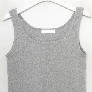 Ribbed round sleeveless top