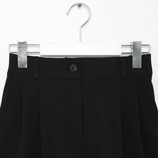 Two-pleat shorts
