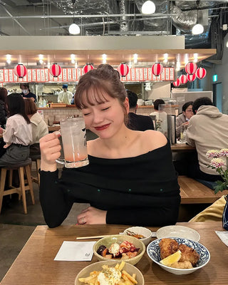 Slim Off-Shoulder Knit