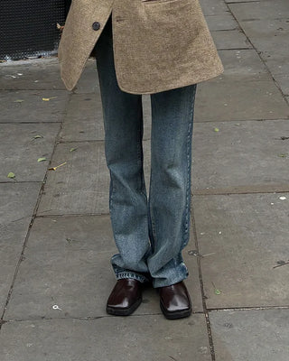 Square-toe mules