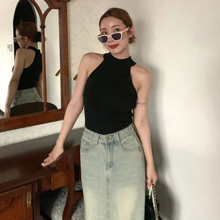 Halter neck sleeveless knit