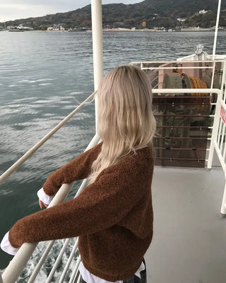 Blurred Round Knit