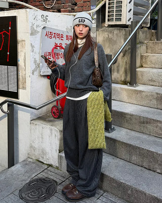 Striped Curved Tuck Slacks