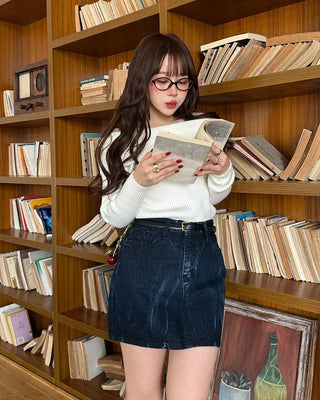 Off-shoulder loose-fit knit