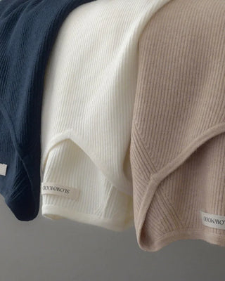 (set) Tie & V-neck knit set