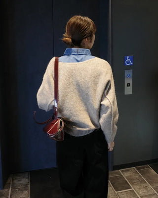 V-neck loose-fitting knit cardigan