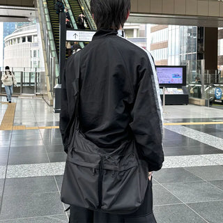 Big pocket shoulder bag