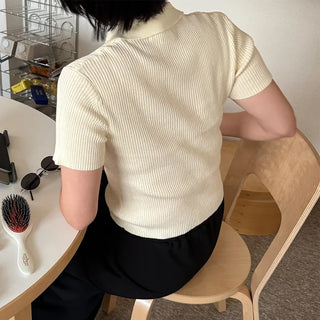 Short-sleeved colored ribbed knit