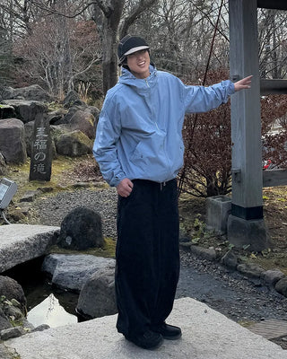 Monohooded windbreaker