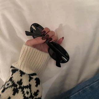 Round-shaped sunglasses