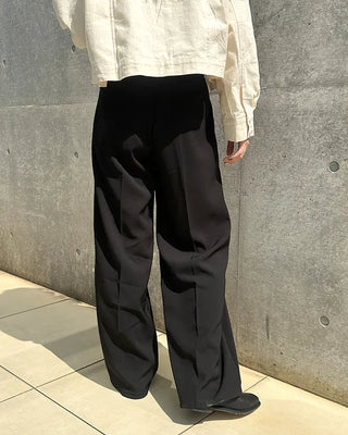 Pleated wide-leg slacks