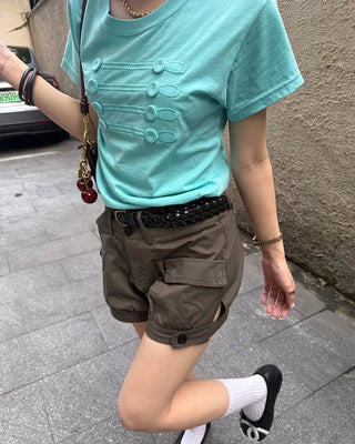 Button design T-shirt