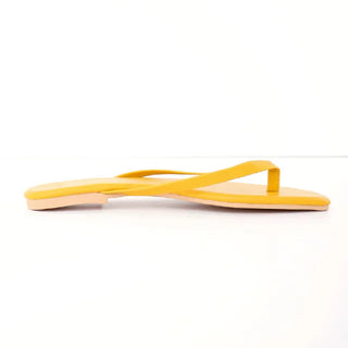 Square-line beach sandals