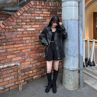 Loose-fitting leather jacket