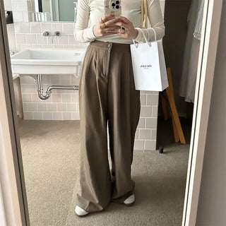 Double-pleated wide-leg slacks