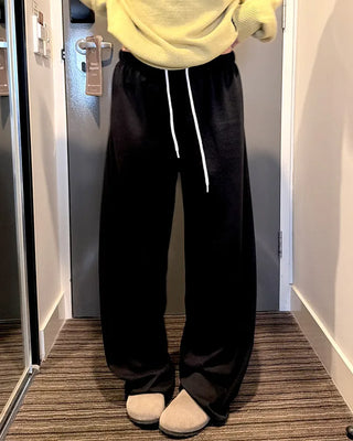 Wide sweatpants