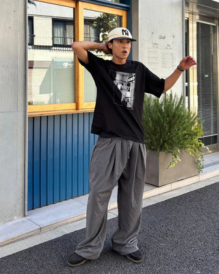 Wide-leg slacks with elastic waistband
