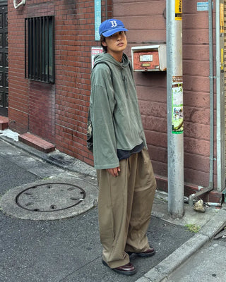 Double-pleated round-leg slacks