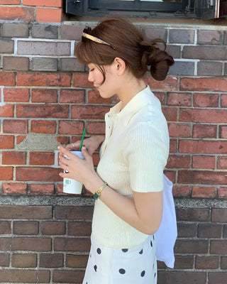 Ribbed collar knit
