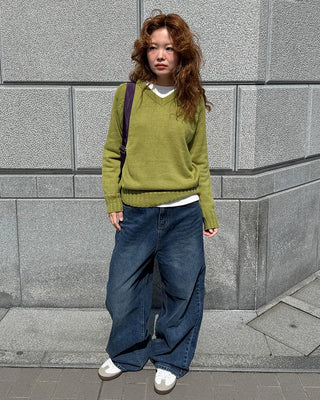 V-neck loose-fit knit