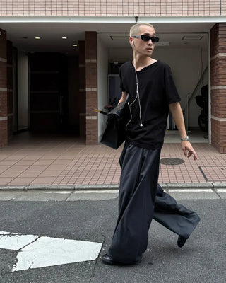 Button V-neck T-shirt