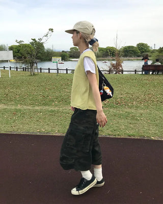 Simple basic short-sleeved shirt