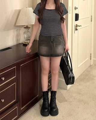 U-neck striped half-sleeve T-shirt