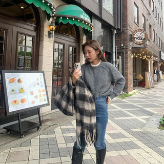 Two-tone raglan knit