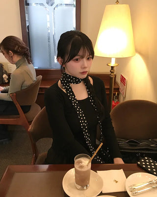 Dot pattern scarf