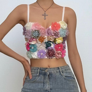 Flower applique v neck button contrast cami top
