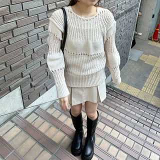 Loose-fitting punched knit