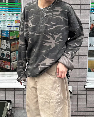 (Unisex) Camouflage Henley Neck Long T-Shirt