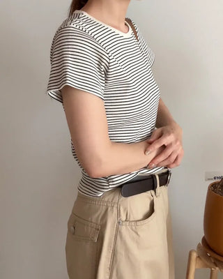 White ribbed border half-sleeve T-shirt
