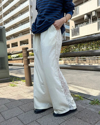Side lace sweatpants