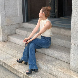 Halter neck sleeveless blouse