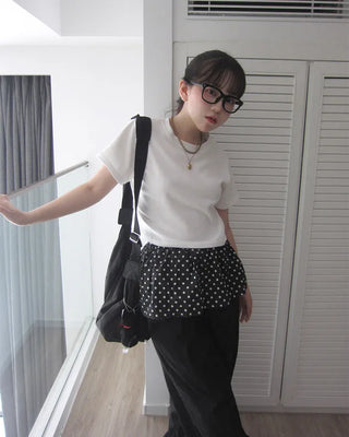 Cropped half-sleeve T-shirt