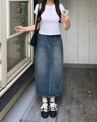 Front slit denim long skirt