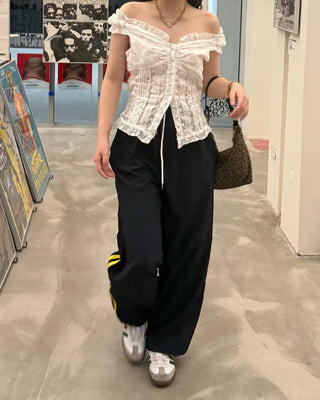 Shirred lace half-sleeve blouse