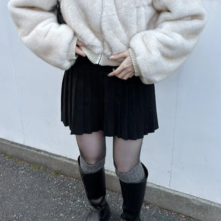 Knitted pleated skirt