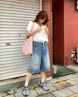 Back-button Bermuda shorts