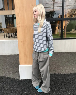 Colored neck striped knit
