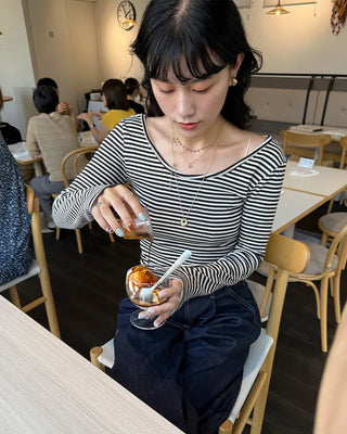 U-neck striped long-sleeved T-shirt