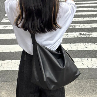 Gold buckle daily bag