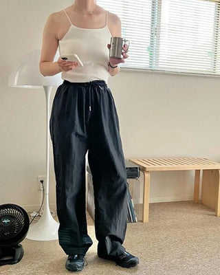 Basic camisole with built-in cups