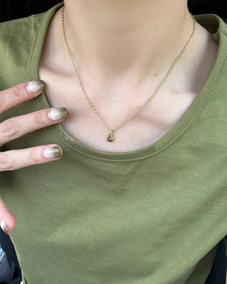 Drop motif necklace