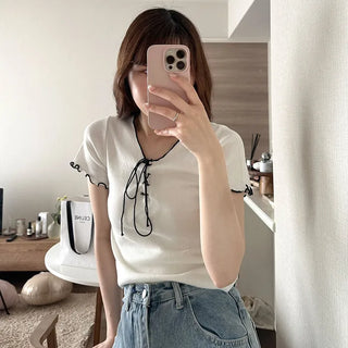 Eyelet short-sleeved T-shirt