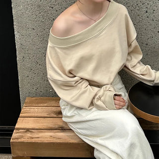One-shoulder cropped sweatshirt