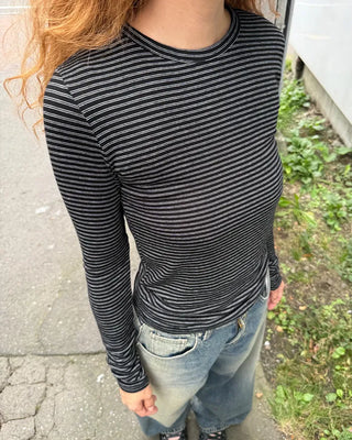 Round neck striped long-sleeve T-shirt
