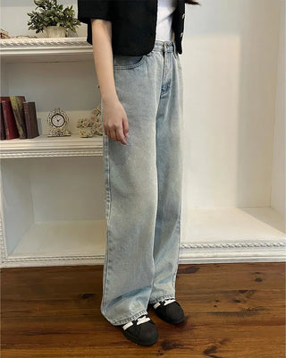 Wide-leg denim jeans with rear pockets